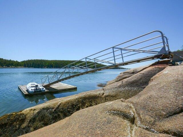 house with 4 bedroom, Swans Island ME ES105886671