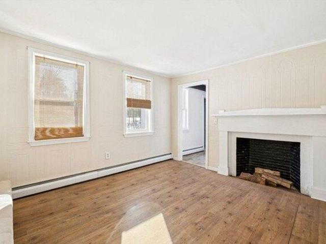 house with 4 bedroom, Swansea MA ES104906008
