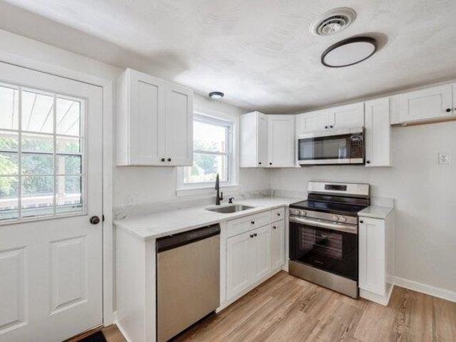 house with 4 bedroom, Stoughton MA ES105560924