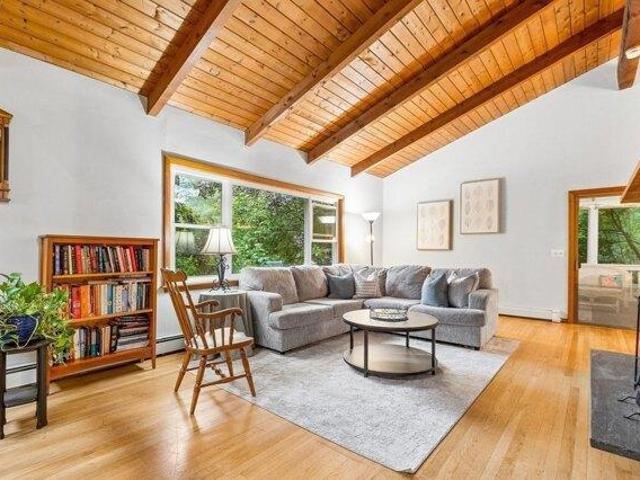 house with 4 bedroom, Stow MA ES105549557