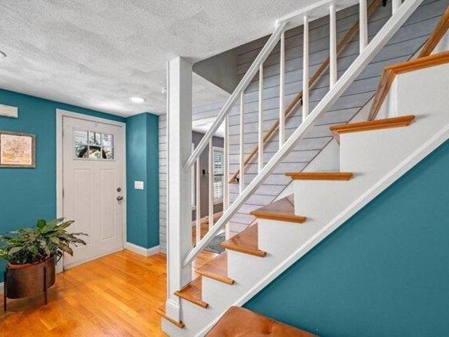 house with 4 bedroom, Stoneham MA ES104440607