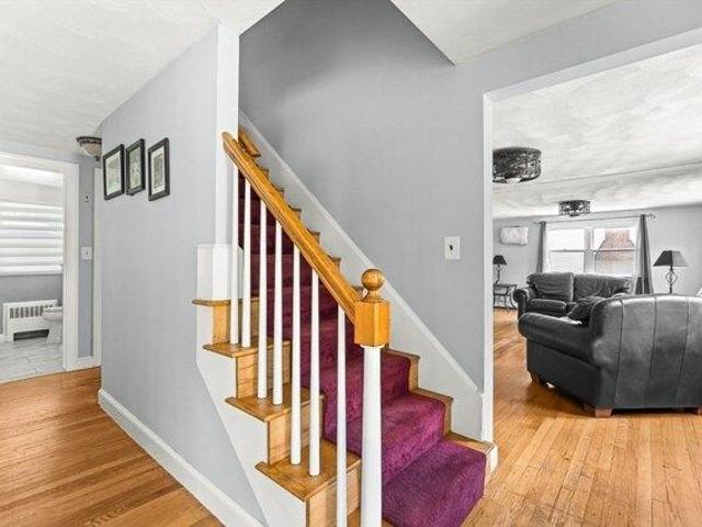 house with 4 bedroom, Stoneham MA ES104542710