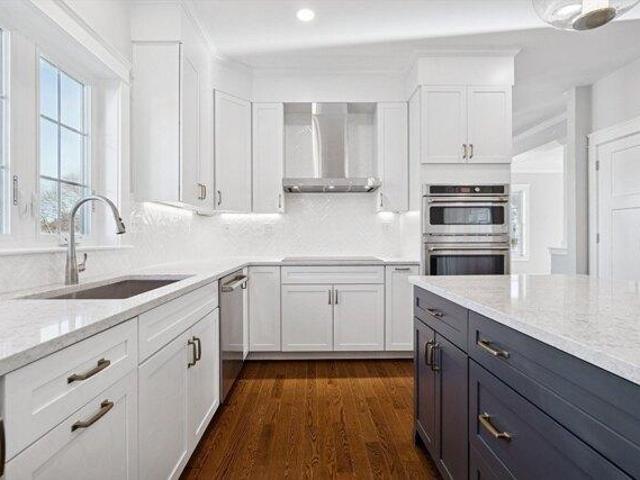 house with 4 bedroom, Stoneham MA ES105552477
