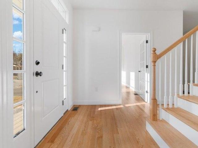 house with 4 bedroom, Stoneham MA ES105511519