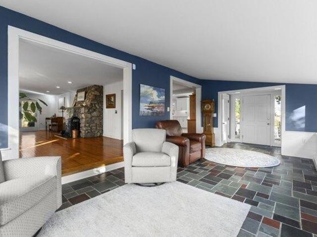 house with 4 bedroom, Stonington CT ES105516446