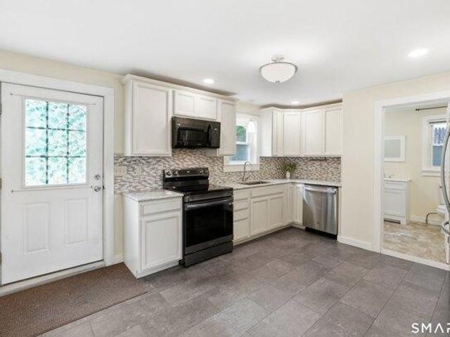 house with 4 bedroom, Stafford CT ES105589547