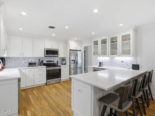 house with 4 bedroom, Stamford CT ES105477181