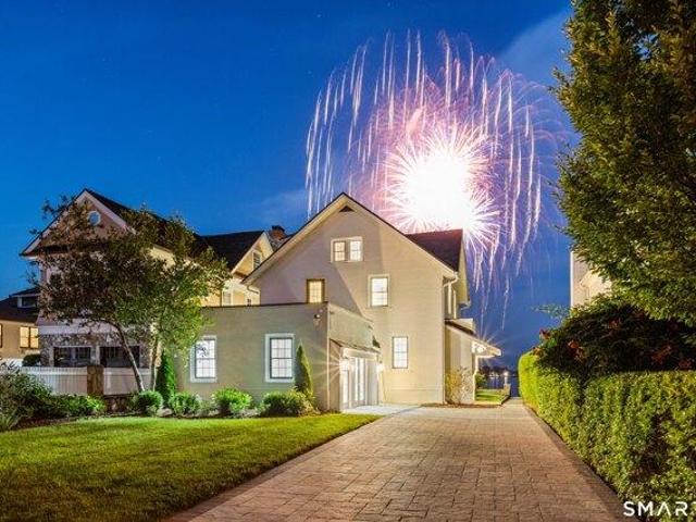 house with 4 bedroom, Stamford CT ES105423385