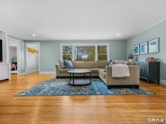 house with 4 bedroom, Stamford CT ES105423633