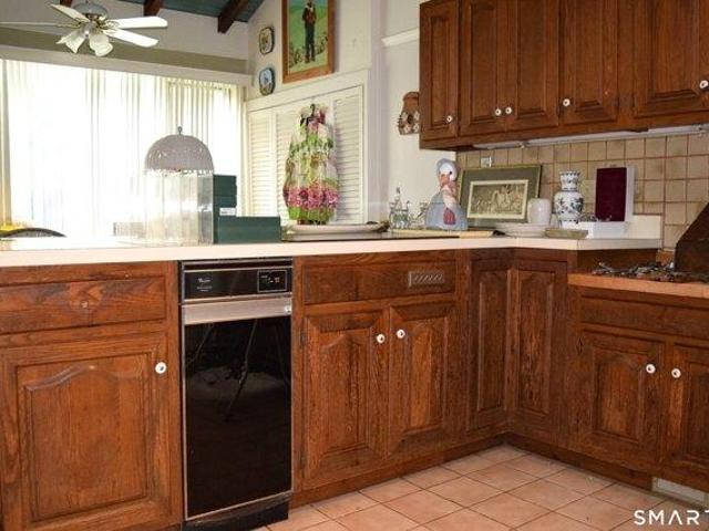 house with 4 bedroom, Stamford CT ES105577666