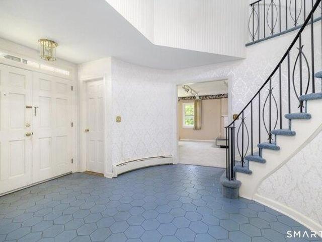 house with 4 bedroom, Stamford CT ES105515742