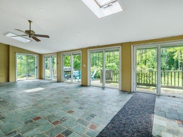 house with 4 bedroom, Sterling MA ES105330774