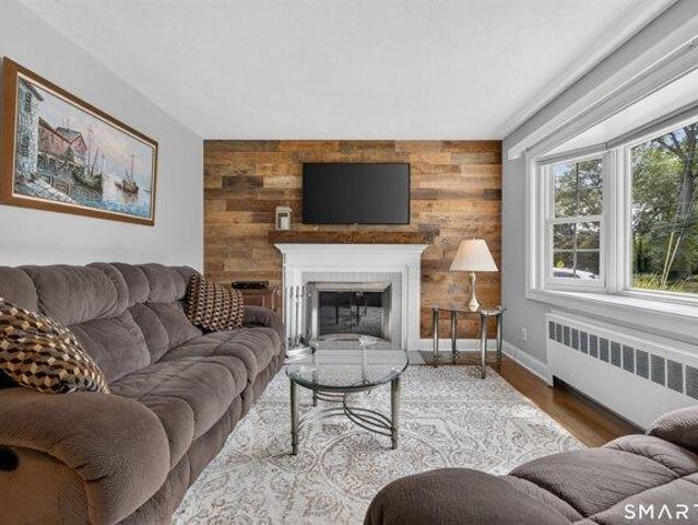 house with 4 bedroom, Stratford CT ES105588865