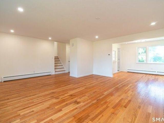 house with 4 bedroom, Stratford CT ES105609772