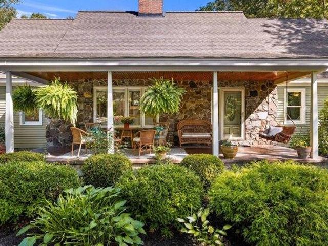 house with 4 bedroom, Stratham NH ES105629333