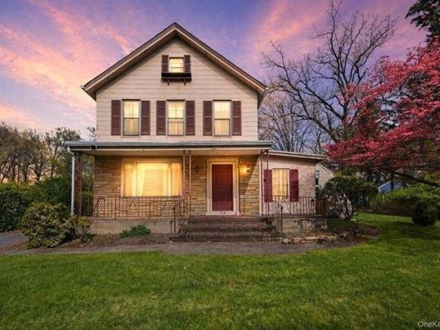 house with 4 bedroom, Suffern NY ES105276736
