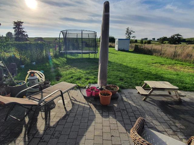 HOUSE WITH 4 BEDROOMS WWW.AS IMMO.BE and a beautiful garden. à 7021 Mons