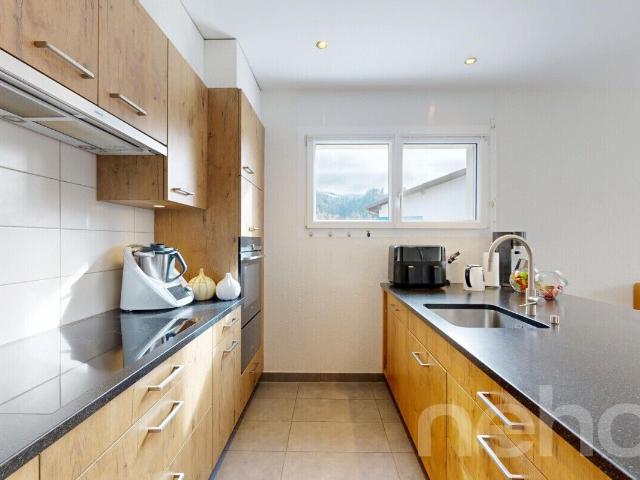 House with 5.5 rooms on sale in La Roche FR 185 m² | dreamo. Ch