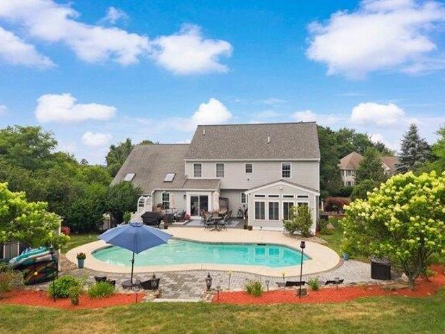 house with 5 bedroom, Tewksbury MA ES105424635