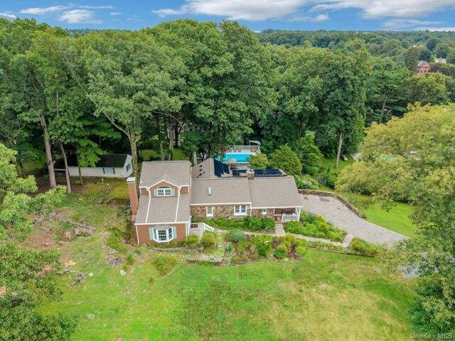 house with 5 bedroom, Thornwood NY ES105319827