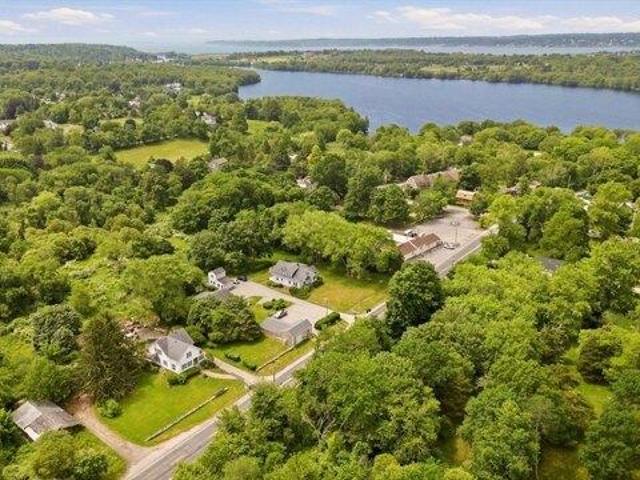 house with 5 bedroom, Tiverton RI ES104810459