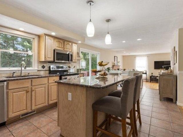 house with 5 bedroom, Townsend MA ES105713174