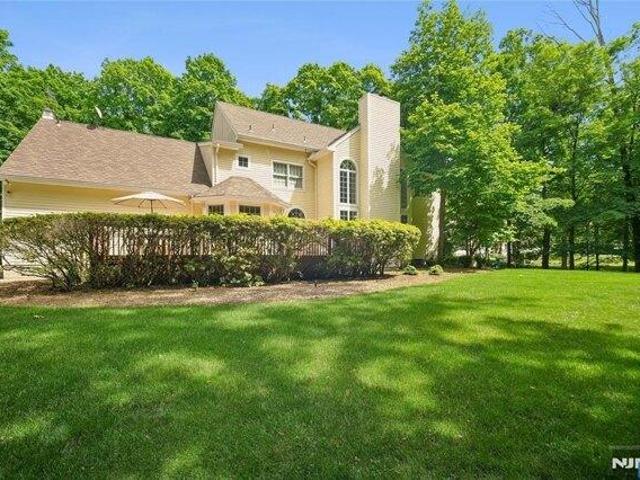 house with 5 bedroom, Upper Saddle River NJ ES105279052