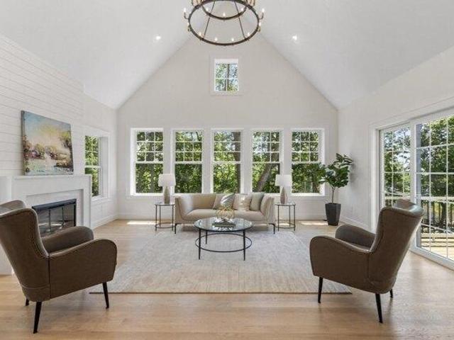 house with 5 bedroom, Waltham MA ES105633870