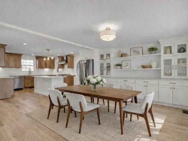 house with 5 bedroom, Walpole MA ES105417210