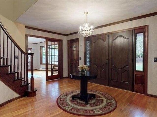 house with 5 bedroom, Warwick RI ES105560988