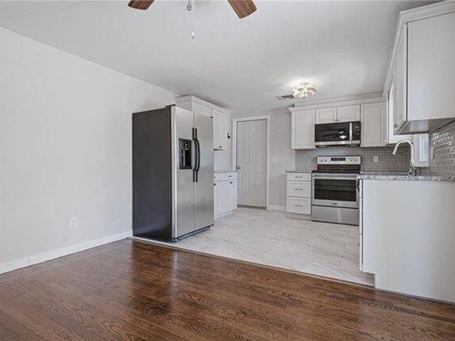 house with 5 bedroom, Warwick RI ES105574190