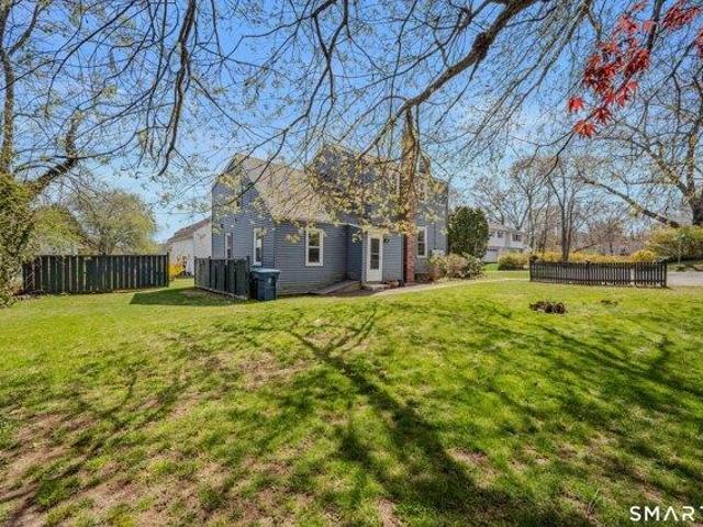 house with 5 bedroom, Waterford CT ES105426302