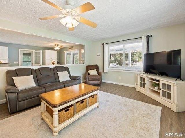 house with 5 bedroom, Watertown CT ES105428308
