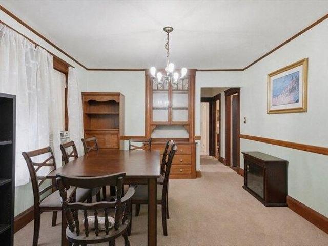 house with 5 bedroom, Watertown MA ES105415729