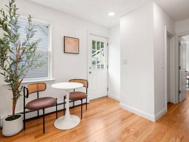 house with 5 bedroom, Watertown MA ES105427499