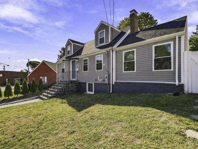 house with 5 bedroom, Watertown MA ES105631869