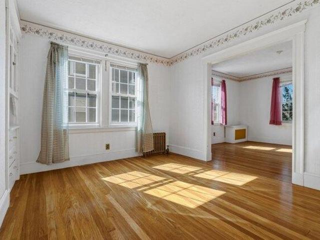 house with 5 bedroom, Watertown MA ES105886428