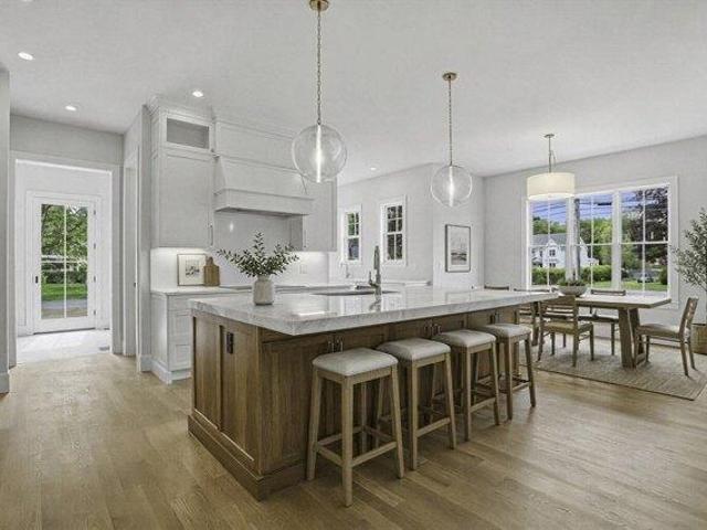 house with 5 bedroom, Wayland MA ES105367220