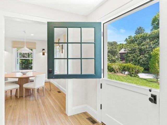 house with 5 bedroom, Wellesley MA ES105414241