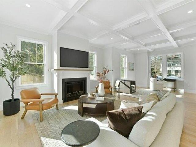 house with 5 bedroom, Wellesley MA ES105514486