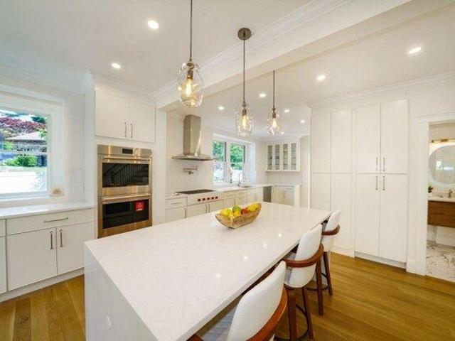 house with 5 bedroom, Wellesley MA ES105551939