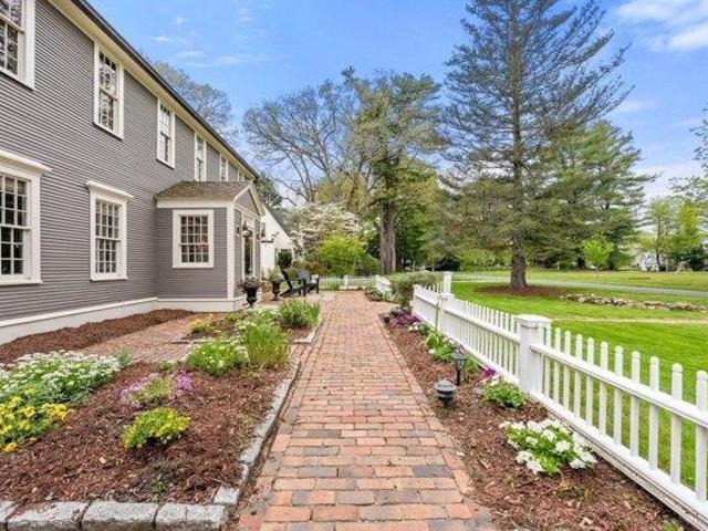 house with 5 bedroom, Wellesley MA ES105559848
