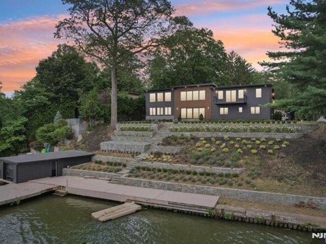 house with 5 bedroom, West Milford NJ ES105275569