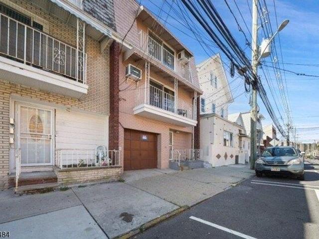 house with 5 bedroom, West New York NJ ES106085564