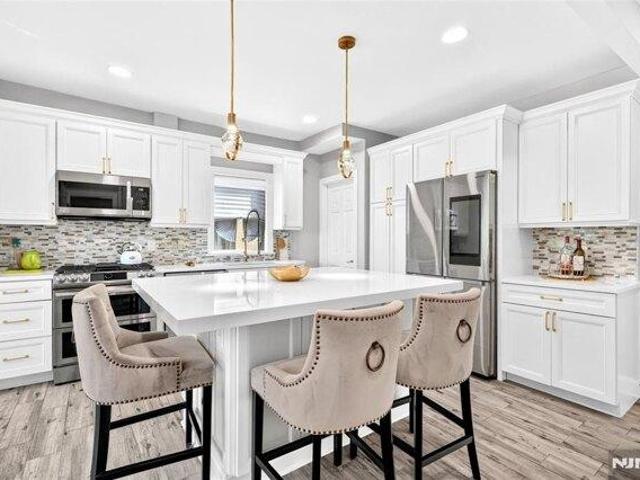 house with 5 bedroom, West Orange NJ ES105750349