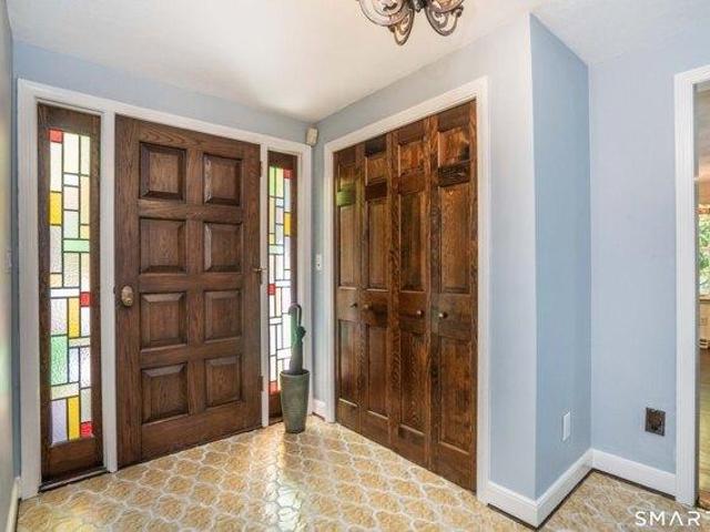 house with 5 bedroom, West Hartford CT ES105577869
