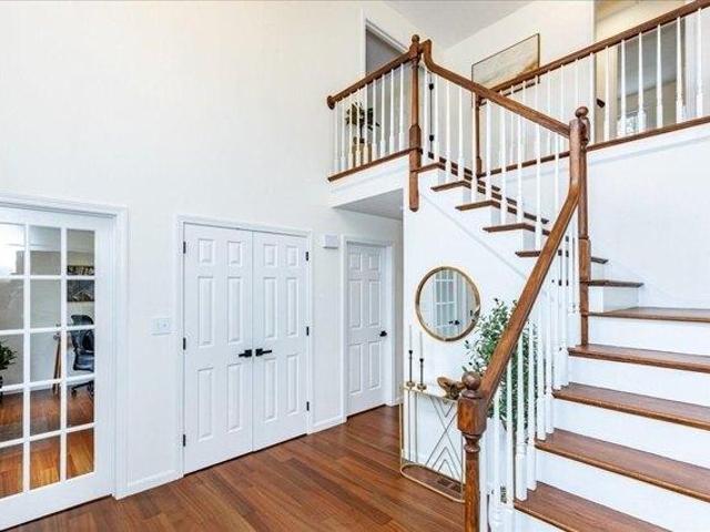 house with 5 bedroom, Westford MA ES104234728