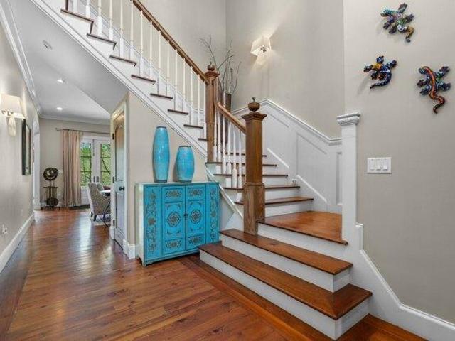 house with 5 bedroom, Weston MA ES105557193