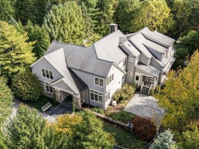 house with 5 bedroom, Westwood MA ES105424858