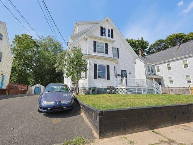 house with 5 bedroom, Whitman MA ES105724369